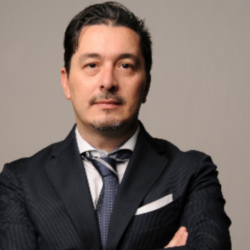 Dr. Carlos Santiso